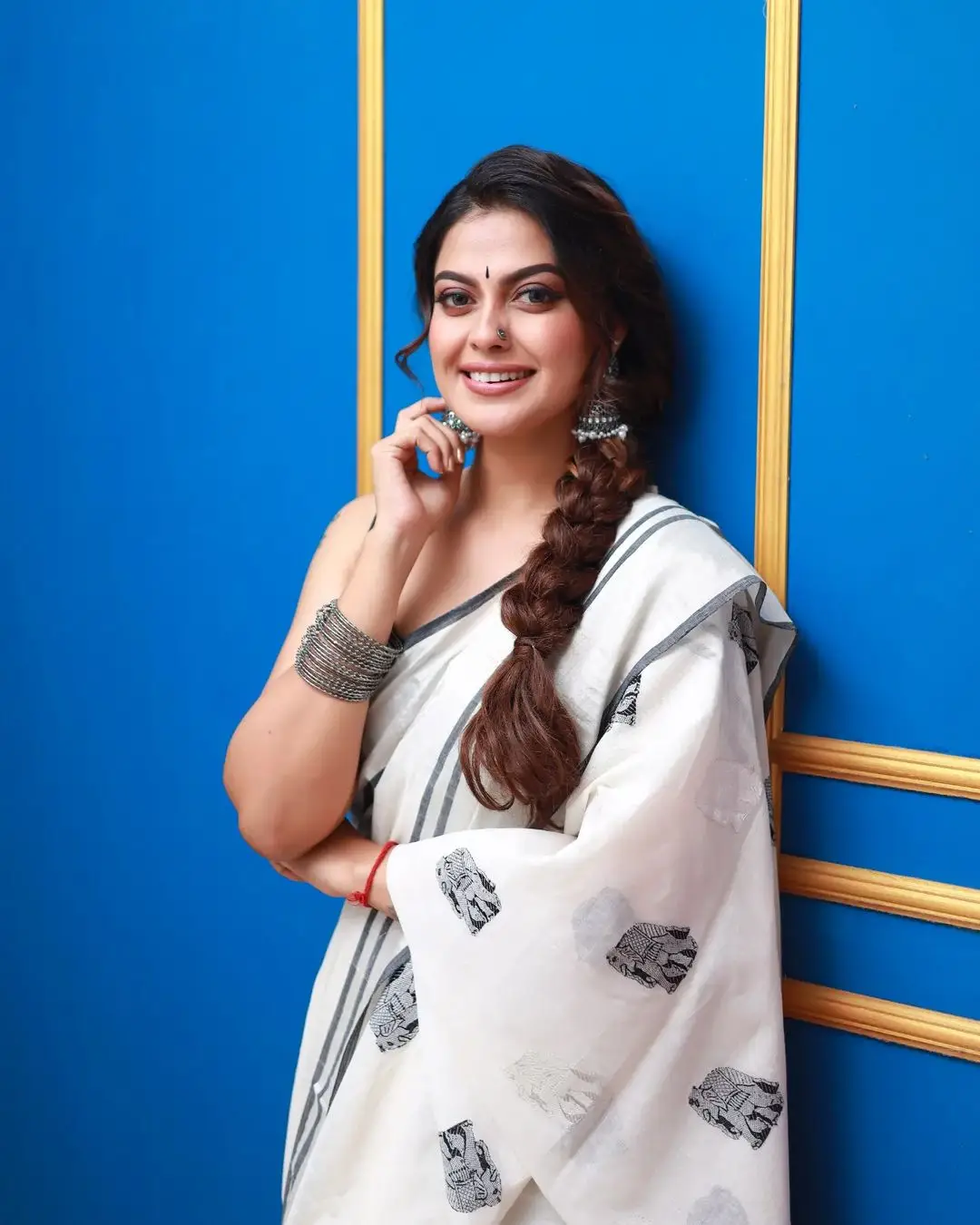 Malayalam Actress Anusree Nair in White Saree Sleeveless Black Blouse